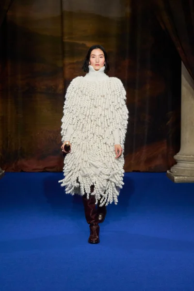 Look 12
